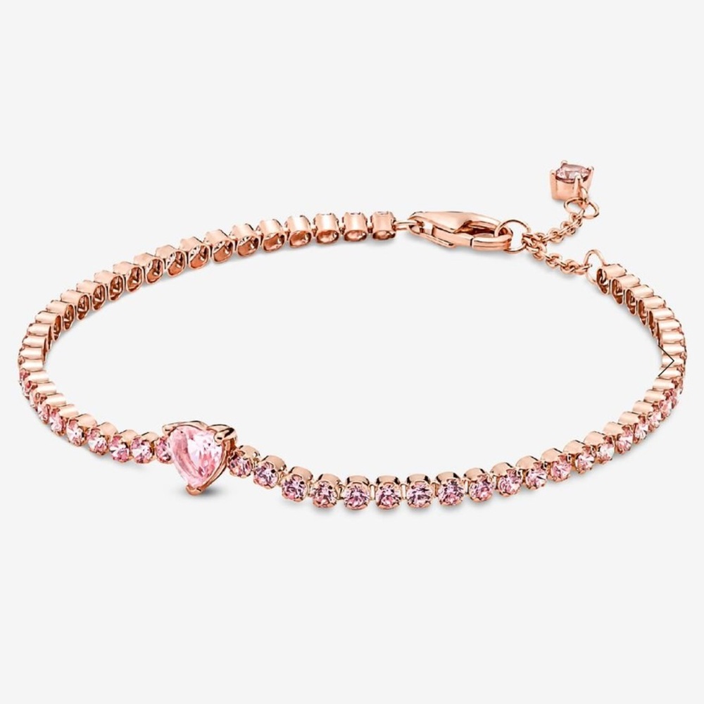 Pandora Sparkling Heart Tennis Bracelet
14k rose gold plating